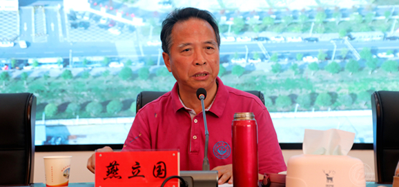 桃源县名优校长指导服务中心来到县职业中专开展“悟生本课堂，筑名优之路”研讨活动