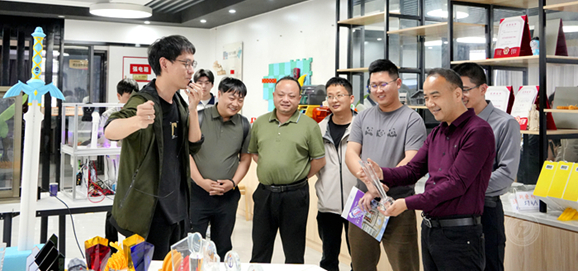 桃源县职业中专赴福建新大陆科技集团考察学习
